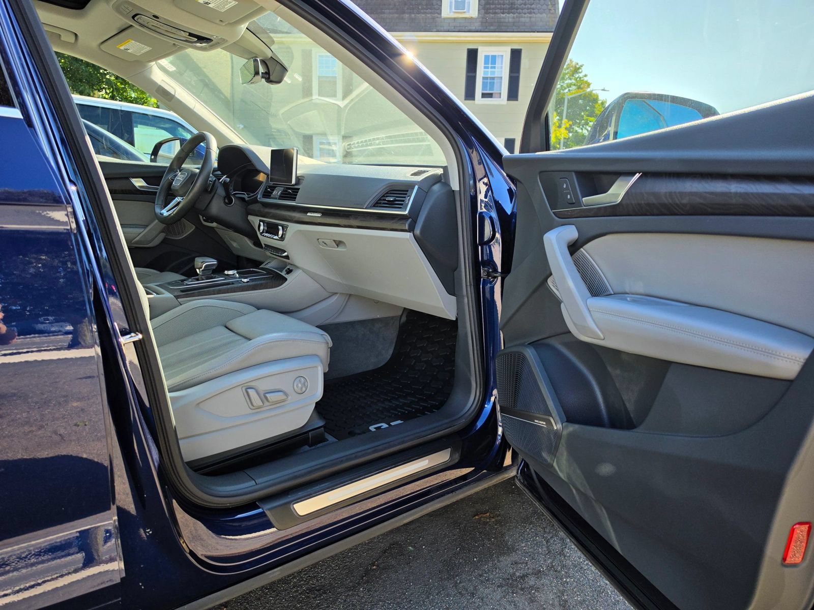 Used 2019 Audi Q5 Prestige w/ Prestige Package AWD/4WD image 19