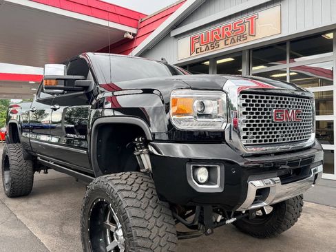 Used 2015 GMC Sierra 2500 Denali w/ Duramax Plus Package AWD/4WD image 17