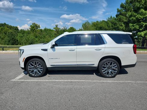 Certified 2025 GMC Yukon Denali Ultimate AWD/4WD image 2