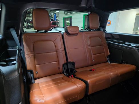 Used 2021 Lincoln Navigator Reserve AWD/4WD image 26
