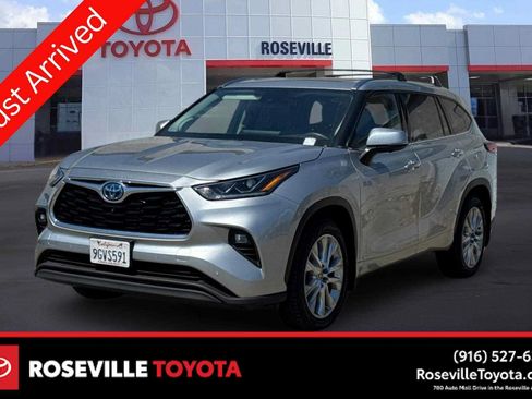 Used 2023 Toyota Highlander Limited AWD/4WD image 1
