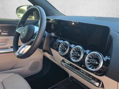 Certified 2025 Mercedes-Benz GLA 250 image 20