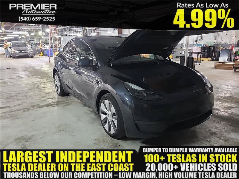 Used 2024 Tesla Model Y Long Range AWD/4WD image 1