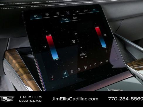 Certified 2025 Cadillac Escalade Sport Platinum image 17