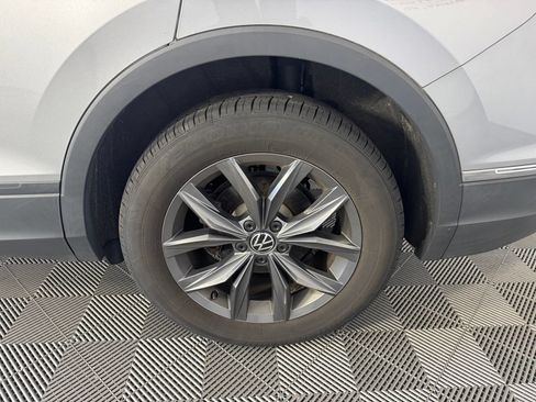 Used 2024 Volkswagen Tiguan SE AWD/4WD image 13