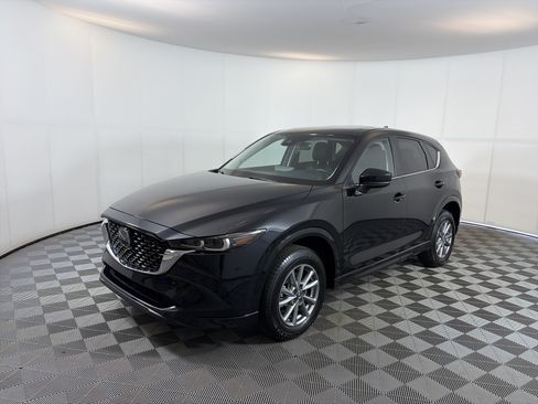 Used 2025 MAZDA CX-5 AWD 2.5 S w/ Preferred Package image 2