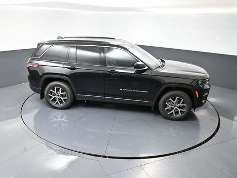 New 2025 Jeep Grand Cherokee Limited w/ Trailer Tow Package image 33