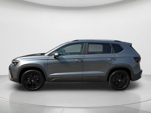 New 2026 Volkswagen Taos SE FWD image 8