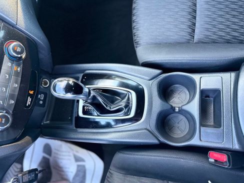 Used 2018 Nissan Rogue S FWD image 16