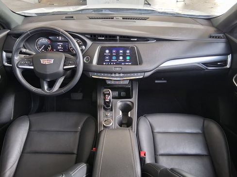 Certified 2022 Cadillac XT4 Premium Luxury w/ Enhanced Visibility Package FWD image 9