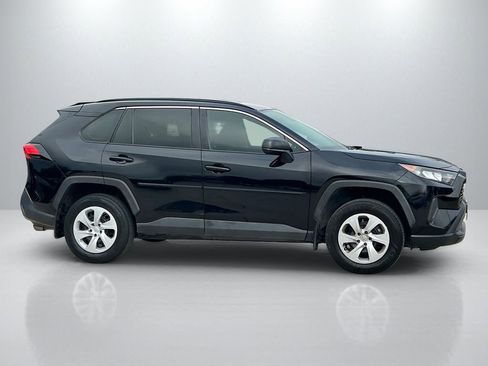 Used 2020 Toyota RAV4 LE image 4