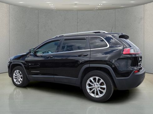 Used 2019 Jeep Cherokee Latitude w/ Cold Weather Group AWD/4WD image 7