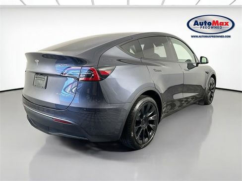 Used 2025 Tesla Model Y Long Range image 2