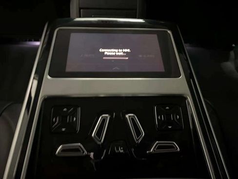 Used 2022 Audi S8 w/ S8 Comfort Plus Package AWD/4WD image 94