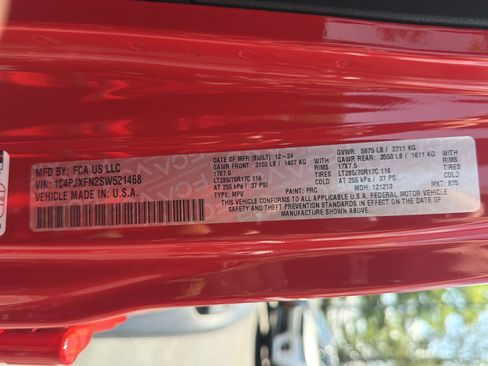 Used 2025 Jeep Wrangler Unlimited Rubicon w/ Convenience Group AWD/4WD image 47