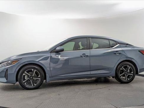Used 2025 Nissan Sentra SV FWD image 3
