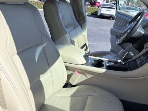 Used 2018 Ford Taurus SEL w/ Equipment Group 201A FWD image 14