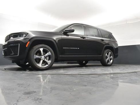New 2026 Jeep Grand Cherokee L Limited AWD/4WD image 21