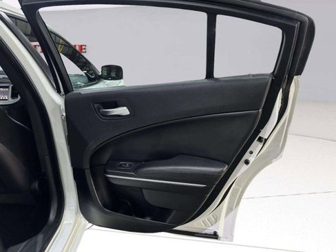 Used 2020 Dodge Charger SXT w/ Leather Interior Group image 33