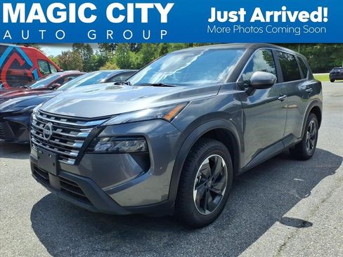 Used 2025 Nissan Rogue SV AWD/4WD image 1