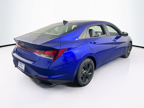 Used 2023 Hyundai Elantra SEL image 5