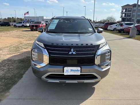 Used 2024 Mitsubishi Outlander SEL image 3