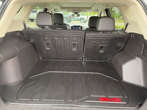 Used 2024 GMC Terrain Denali AWD/4WD image 7