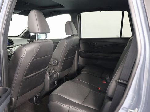 Used 2023 Honda Passport EX-L image 11