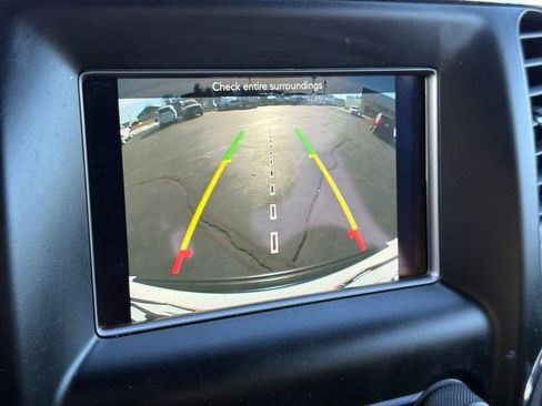 Used 2020 Jeep Grand Cherokee Laredo image 20