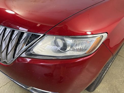 Used 2013 Lincoln MKX AWD image 25
