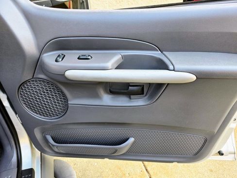 Used 2002 Ford Explorer Sport Trac 2WD image 11