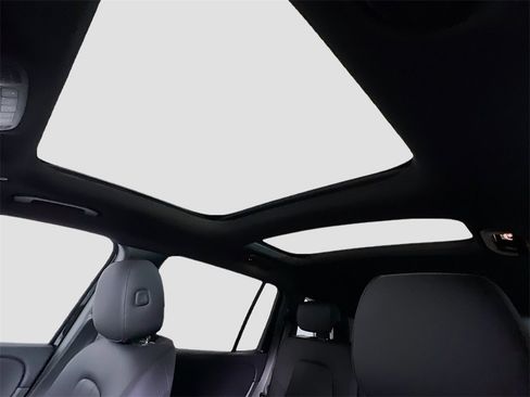 New 2026 Mercedes-Benz GLB 250 4MATIC image 15