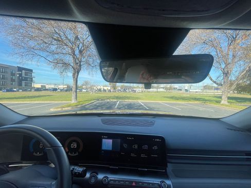 Used 2025 Buick Encore GX Preferred image 27