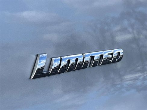 Used 2021 Toyota 4Runner Limited image 10