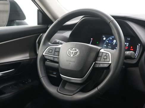 Used 2025 Toyota Grand Highlander AWD image 14