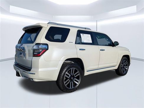 Used 2018 Toyota 4Runner SR5 image 4