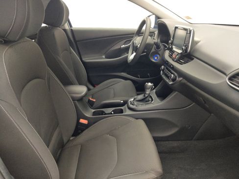 Used 2018 Hyundai Elantra GT FWD image 21