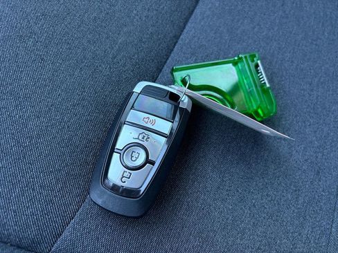 Used 2025 Ford Explorer Active image 32