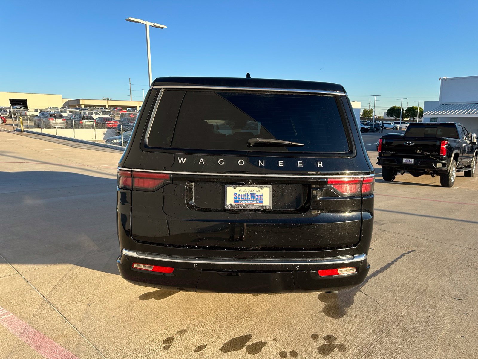 Used 2024 Jeep Wagoneer L 4WD w/ Rear Seat Video Group 1 image 6