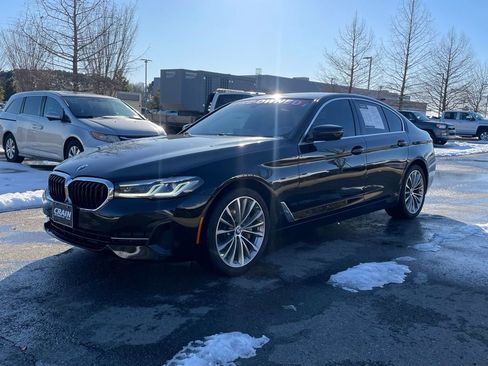 Used 2022 BMW 530i w/ Convenience Package image 3