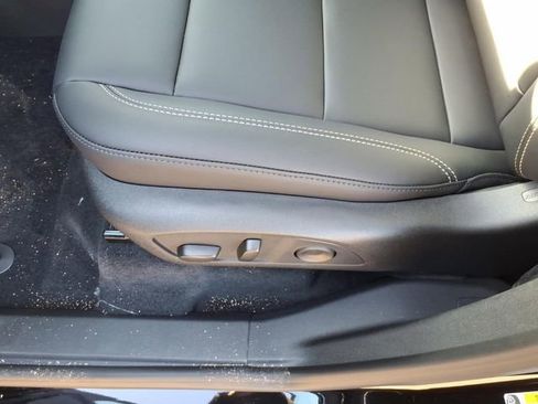 New 2026 GMC Acadia Elevation w/ Elevation Premium Package AWD/4WD image 18