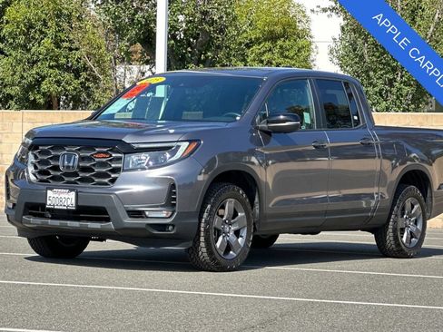 Used 2025 Honda Ridgeline TrailSport image 9