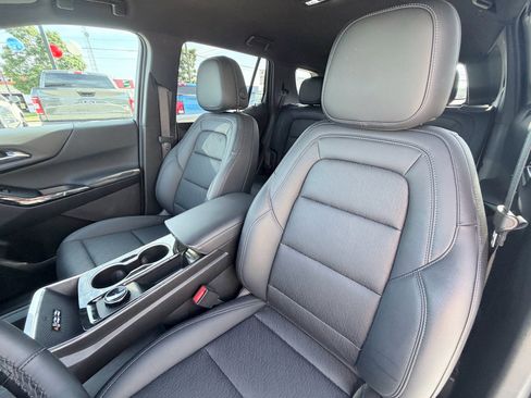Used 2026 Chevrolet Equinox LT w/ Convenience Package II FWD image 22