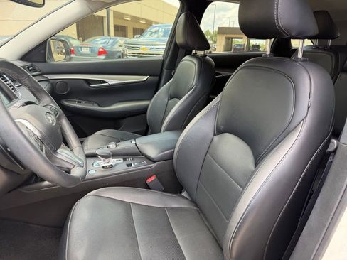 Used 2022 INFINITI QX50 Luxe FWD image 10