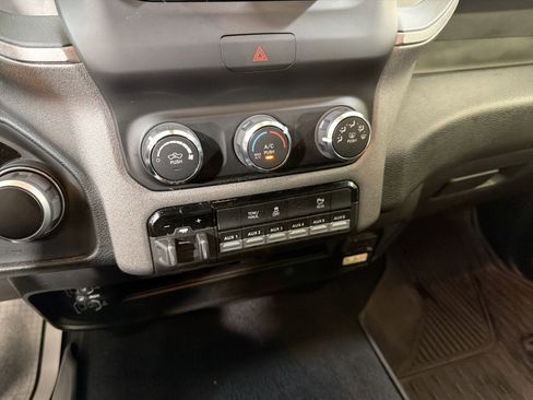 Used 2024 RAM 2500 Tradesman w/ Chrome Appearance Group image 19