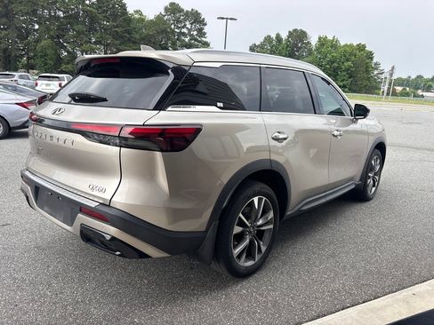 Used 2023 INFINITI QX60 Luxe w/ Cargo Package FWD image 9