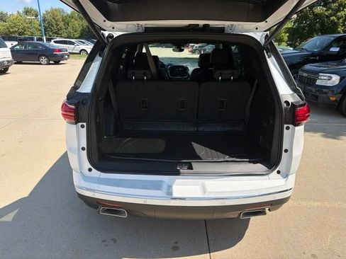 Used 2024 Chevrolet Traverse High Country AWD/4WD image 15