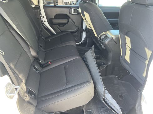 Used 2022 Jeep Gladiator Sport AWD/4WD image 18