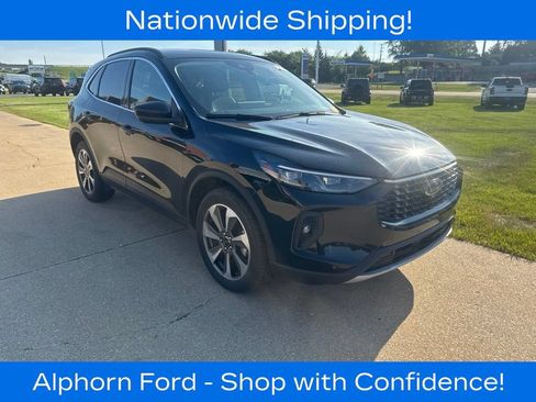 Used 2024 Ford Escape Platinum AWD/4WD image 2