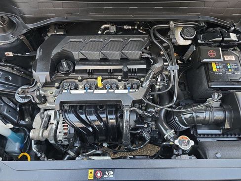 Used 2023 Hyundai Venue SEL image 14